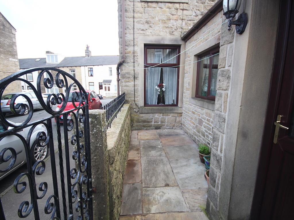 3 bedroom end terrace house For Sale in Barnoldswick - IMG_2090.jpg